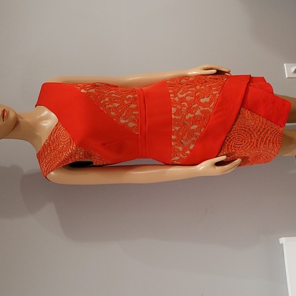 BCBG MaxAzria coral orange fitted diagonal style dress size 6 - Picture 3 of 9